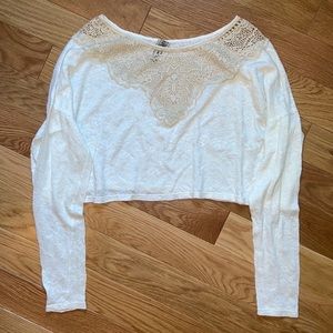 FREE PEOPLE LONG SLEEVE CROPPED TOP